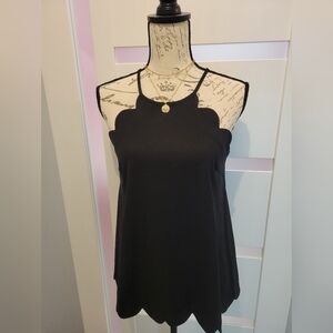 NWOT Vici Perfectly Scalloped Black Tank Size Small with Button Detail